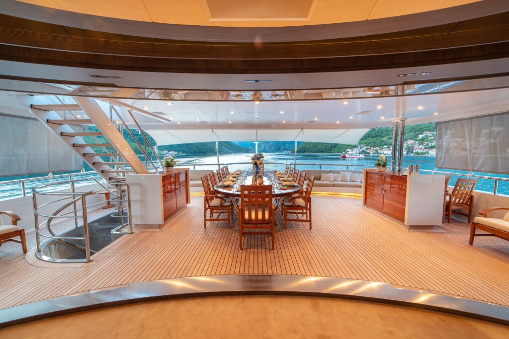 aft.dining.3 sell my yacht deck